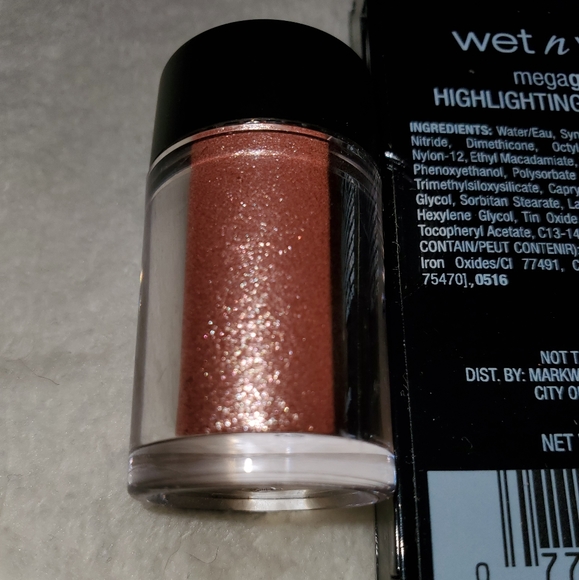 NEW Bundle of 3 Wet n Wild Profusion Highlighter Pigment - Picture 7 of 7